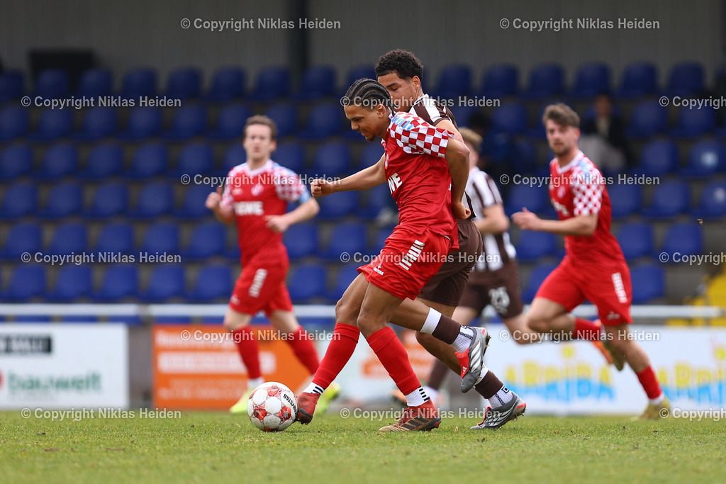 NH_FCEiintrachtNorderstedt_FCStPauliU23_RegionalligaNord_08032026 | #25 Josh Görtzen (FC Eintracht Norderstedt), #5 Jamel Gramberg (FC St. Pauli U23)Fußball I Herren I Regionalliga Nord I Saison 2025-2026 I 25. Spieltag I FC Eintracht Norderstedt - FC St. Pauli I 08.03.2026 I Edmund-Plambeck-Stadion