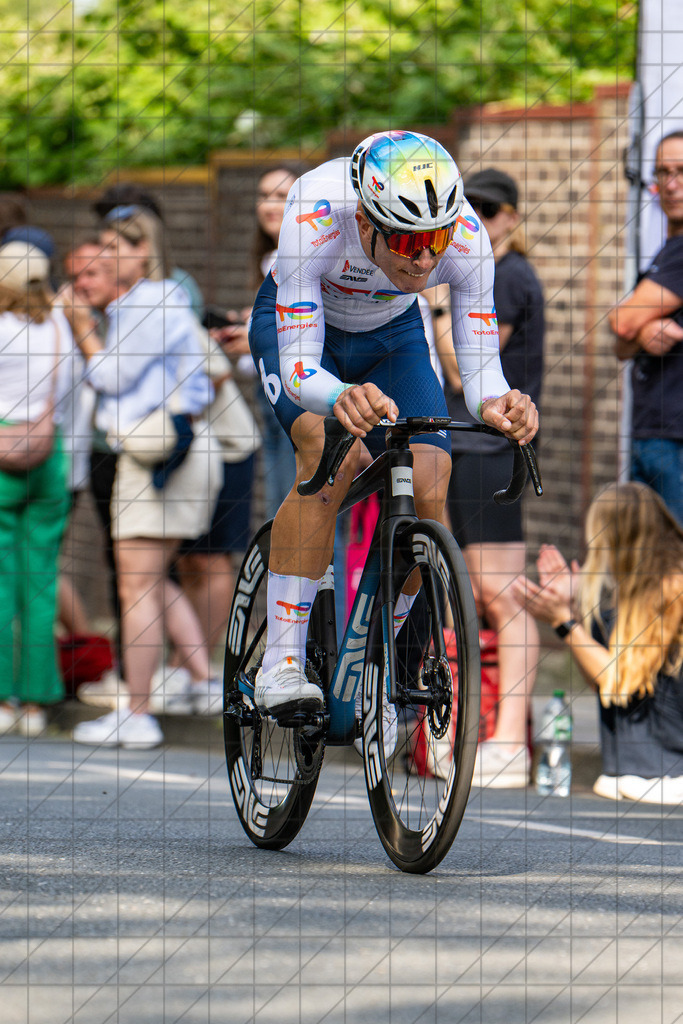 DeutschlandTour 2025 | Prolog  | DAUPHIN Florian (Team Toalenergies) //  20.08.25: DeutschlandTour 2025 | Prolog  / Essen / Deutschland  //   CREDIT:www.bullenfotos.de, Martin König, Hörner Weg 40, D-49078 Osnabrück, +4917663732967 // Nutzung und Weitergabe nur zu den vereinbarten Zwecken. Presseanfragen an Ersteller. Alle Rechte beim Ersteller. Honorierung nach MFM. - Realisiert mit Pictrs.com