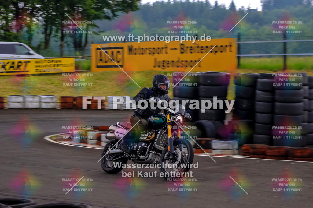 OBK-5266 | Hier findet Ihr Bilder von Touristenfahrten auf der Nürburgring Nordschleife oder von anderen Veranstaltungen die ich besucht habe. Viel Spass beim Durch Schauen 