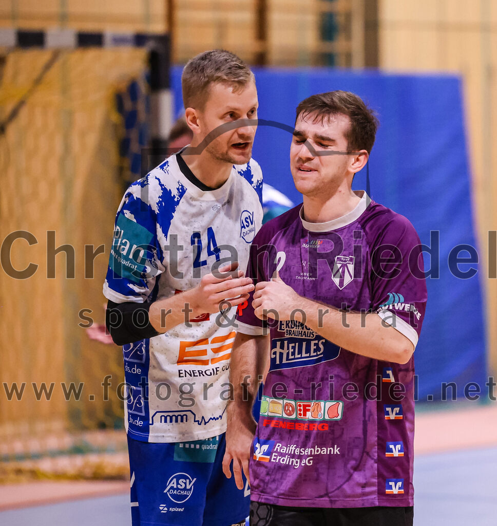 2024-11-24_097_SpVgg_Altenerding_gegen_ASV_Dachau | Erding, Deutschland, 24.11.2024:Handball, Bezirksoberliga Männer 2024 / 2025, 8. Spieltag, SpVgg Altenerding gegen ASV Dachau, Endergebnis: 30:23Finn Rohmert (ASV Dachau, #24), Joseph Wyhnalek (SpVgg Altenerding, #2)Foto: Christian Riedel / fotografie-riedel.net