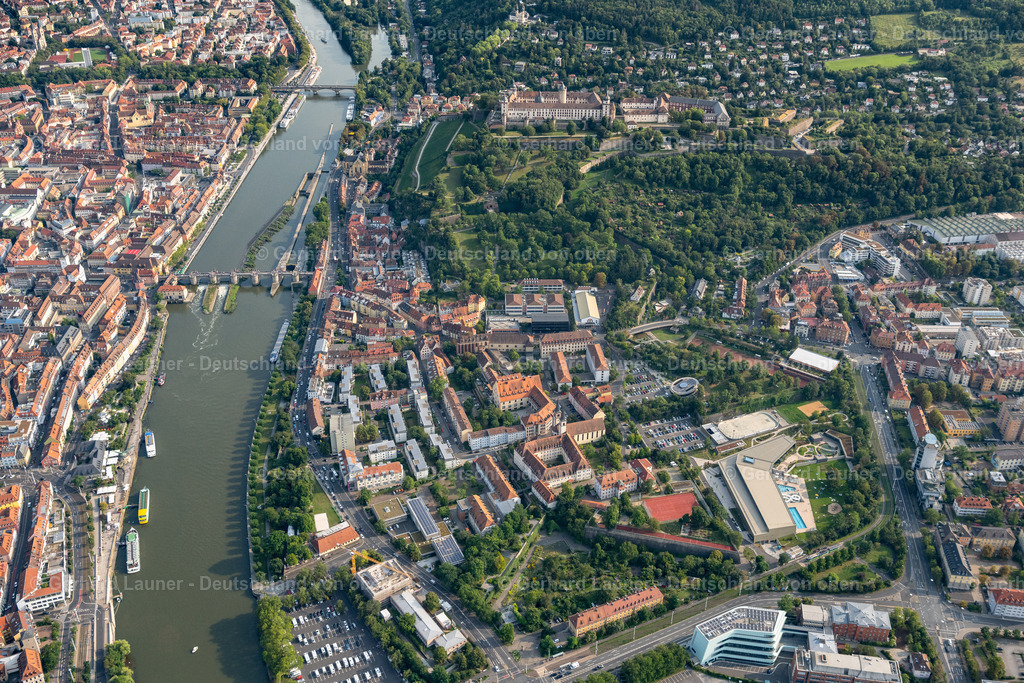 4047870 | WüRZBURG 21.08.2021 Stadtansicht mit " Festung Marienberg " im Stadtgebiet im Ortsteil Zellerau in Würzburg im Bundesland Bayern, Deutschland. Weiterführende Informationen bei: Bayerische Verwaltung der staatlichen Schlösser, Gärten und Seen,  Stadt Würzburg. // City view with " Marienberg Fortress " in the district of Zellerau in Wuerzburg in the state Bavaria, Germany. Further information at: Bayerische Verwaltung der staatlichen Schloesser, Gaerten und Seen,  Stadt Wuerzburg. Foto: Gerhard Launer