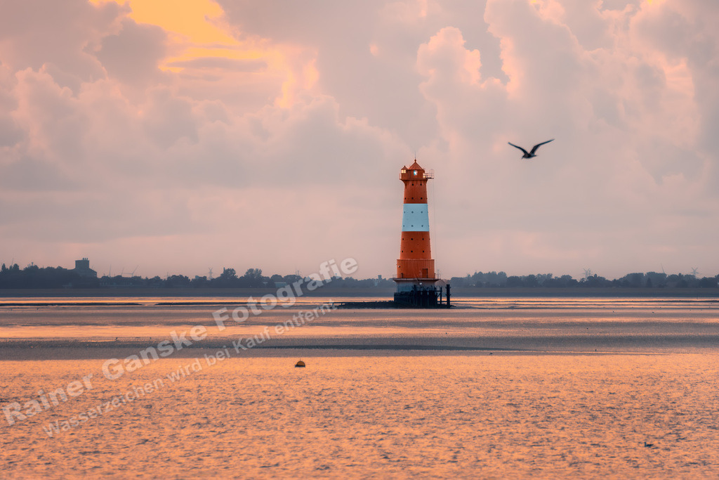 20230831 Leuchtturm Arngast Jadebusen 3 -RGanske | Onlineshop mit Bildern von Stränden, Häfen und Meer. Leinwände, Poster, Kalender und andere Materialien erhältlich. Kommerzielle Lizenzen möglich.  - Realisiert mit Pictrs.com