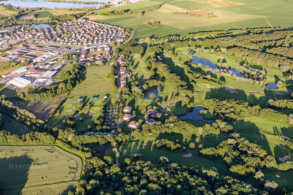 Aerial view: Baden-Baden Golf Club in Soufflenheim in the state Bas-Rhin, France. – Photo: IMG_115501.jpg taken on 06/16/2019 by Werner Riehm/FLY-FOTO.com – Resolution of the original: 5472 x 3648 px