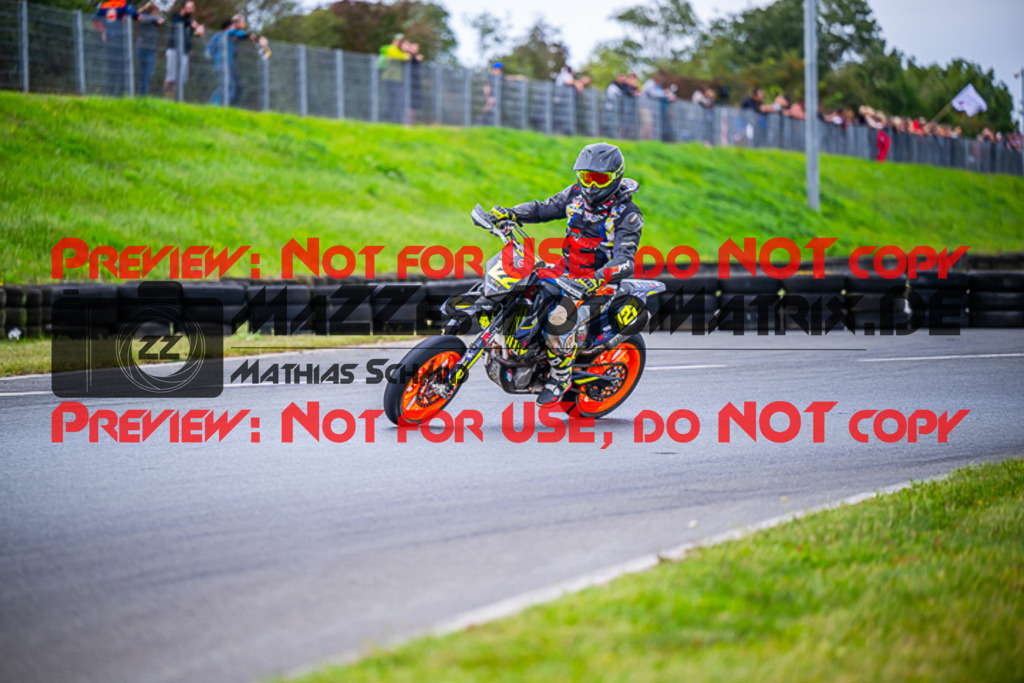 MaZZes_FotoMatrix_231001_8707 | UE40