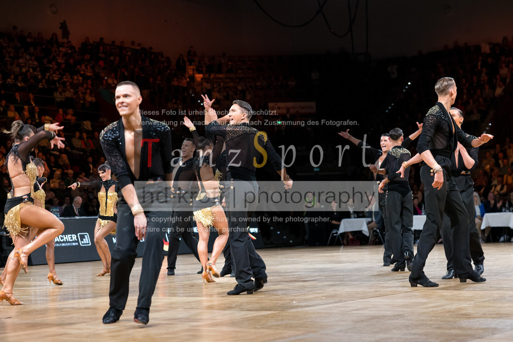 20241109_DM-Formationen_3838 | Tanzsportbilder, Standardtanz, Lateintanz, WDSF, DTV, LTVB, dancecomp, goc, hessen tanzt, blaues band der spree, walzer, tango, wiener walzer, slowfox, quickstepp, samba, rumba, cha-cha-cha, paso doble. jive, hd-kroft photography, turniertanzsport