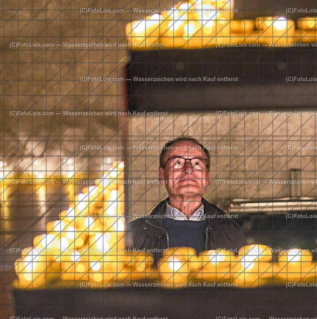 ALP1419_NACHT der tausend LICHTER_Pfarrkirche Wieselburg | (C)FotoLois.com, Alois Spandl, NACHT der 1000 LICHTER in der Pfarrkirche Wieselburg, Di 31. Okt. 2023.