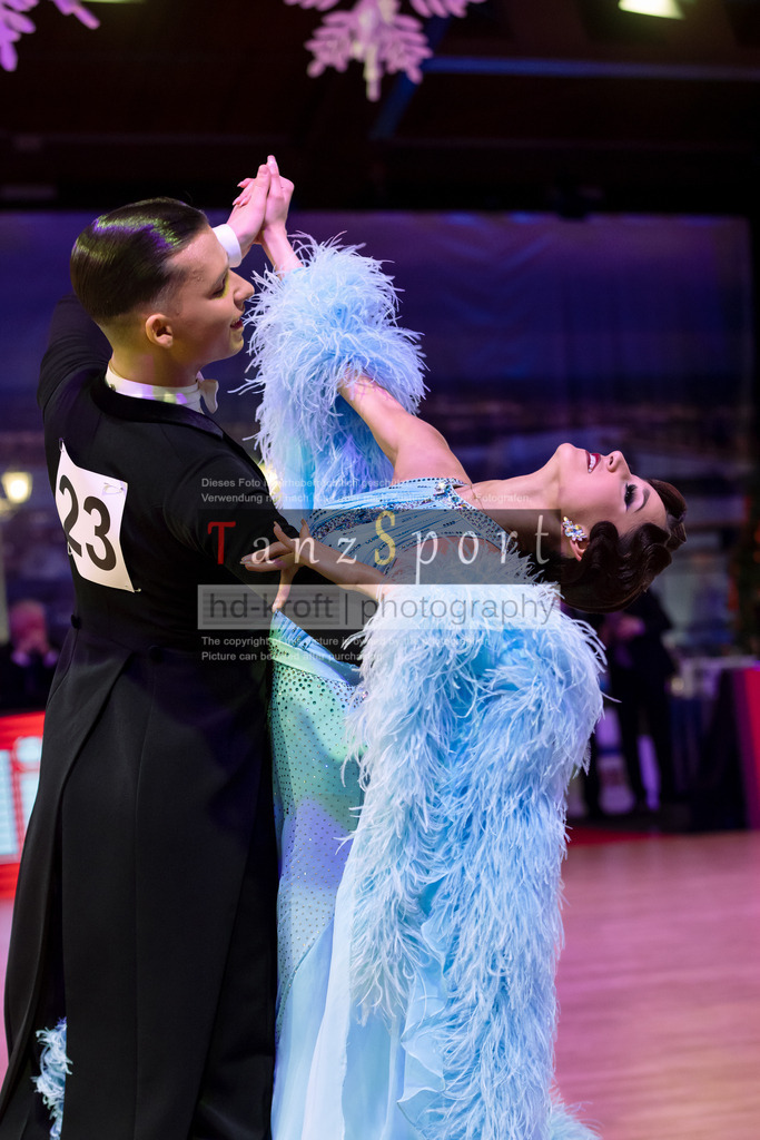 20241215_WDSF_Open_Youth_Std-Riga-9714 | Tanzsportbilder, Standardtanz, Lateintanz, WDSF, DTV, LTVB, dancecomp, goc, hessen tanzt, blaues band der spree, walzer, tango, wiener walzer, slowfox, quickstepp, samba, rumba, cha-cha-cha, paso doble. jive, hd-kroft photography, turniertanzsport