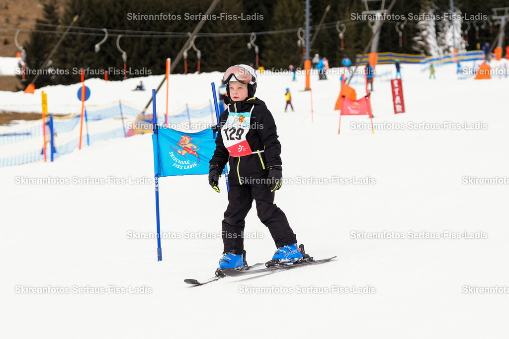 SRF_02.01.2026_0089 | Skirennfotos,Serfaus,Fiss,Ladis,Kinderskirennen,Winter,Tirol,Oberland,skirace,SFL,feelfree,weil wir's genießen,ski,Ski,skifahren,Sonnenplateau, - Realisiert mit Pictrs.com