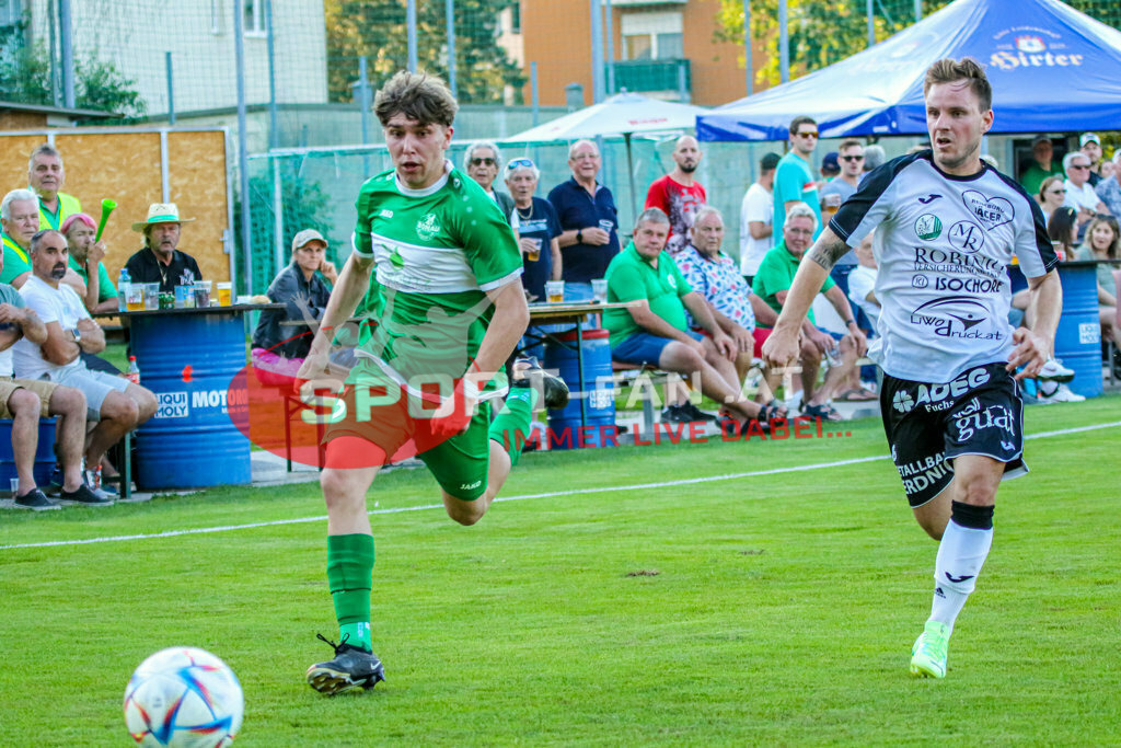 SV Donau - FC Lendorf 0-0, Kärntner Liga 3. Runde | Andre Schmedler (SV Donau Klagenfurt #6) Mario Rumbold (FC Lendorf #6) SV Donau - FC Lendorf 0-0 am 12.08.2023 in Klagenfurt
(Sportplatz SV Donau), Austria, (Photo by Ernst Krawagner sport-fan.at) - Realisiert mit Pictrs.com