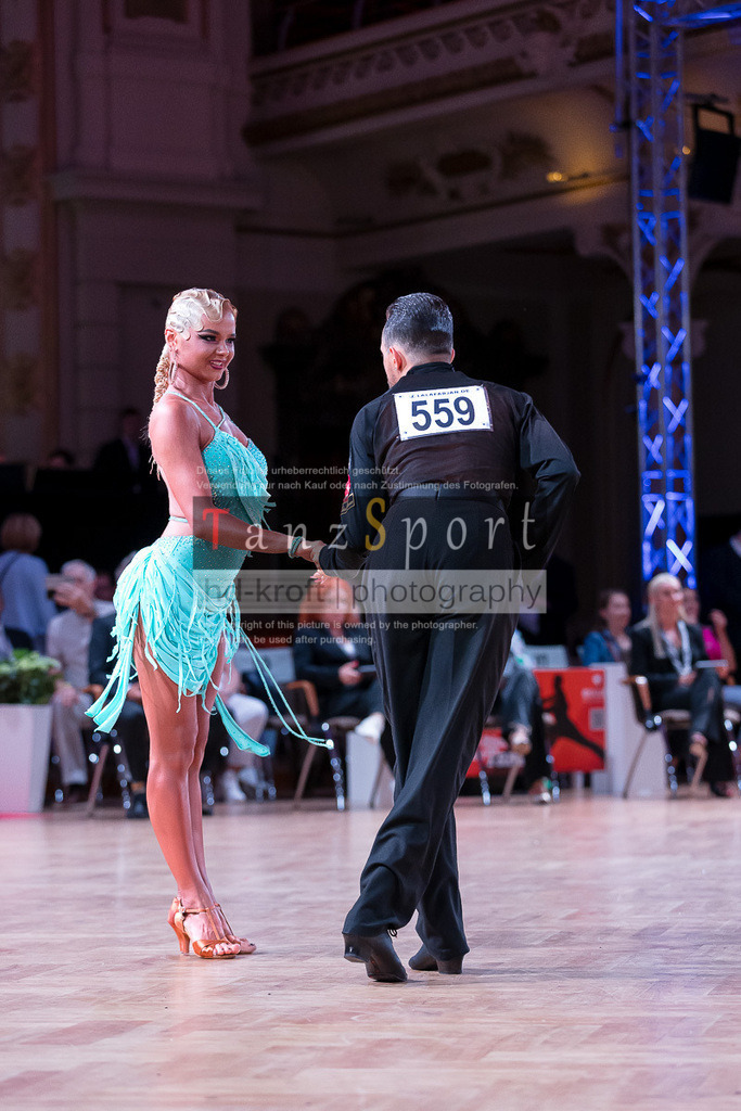 20240706_WDSF_WO_Latin_2455 | Tanzsportbilder, Standardtanz, Lateintanz, WDSF, DTV, LTVB, dancecomp, goc, hessen tanzt, blaues band der spree, walzer, tango, wiener walzer, slowfox, quickstepp, samba, rumba, cha-cha-cha, paso doble. jive, hd-kroft photography, turniertanzsport