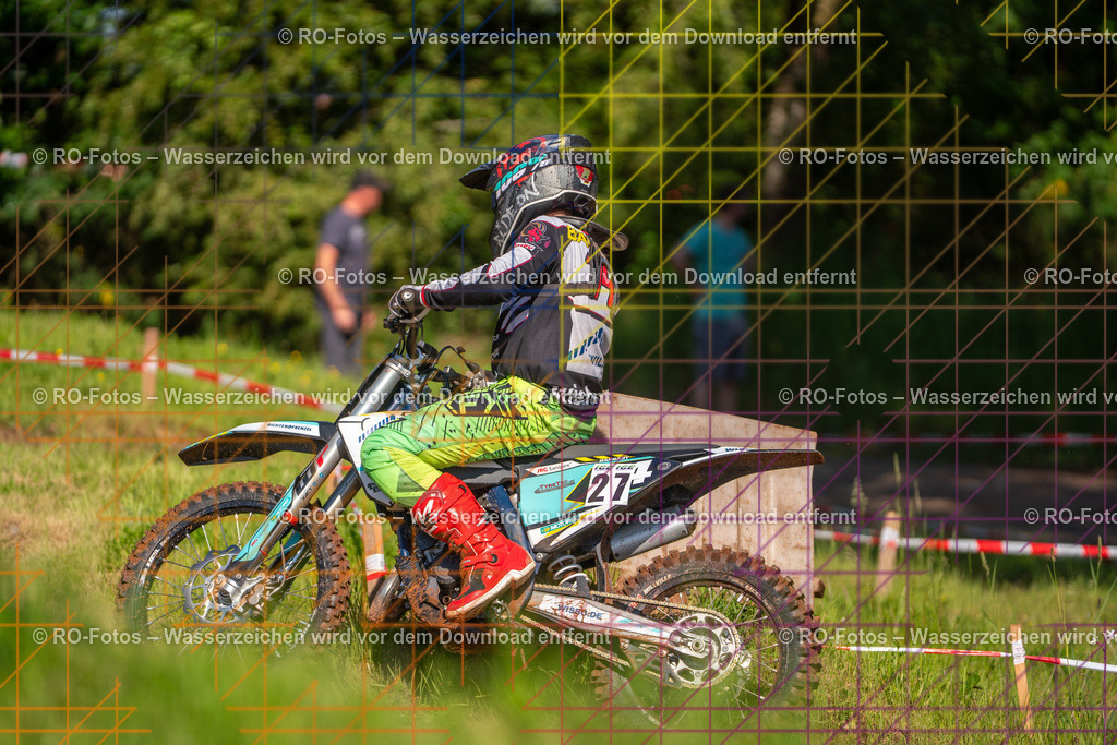 Wolfshausen 1 Lauf -139 | Sportfotografie von RO-Fotos: Motorsport, Motocross, Enduro, Laufveranstaltungen und Triathlon. Professionelle Fotos von Sportlern und Events. - Realisiert mit Pictrs.com