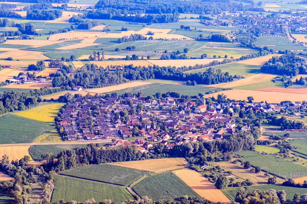 Luftbild: Dorfansicht von Westen im Ortsteil Leutesheim in Kehl im Bundesland Baden-Württemberg in Deutschland. Foto: IMG_30347.jpg vom 09.07.2010 durch Werner Riehm/FLY-FOTO.de