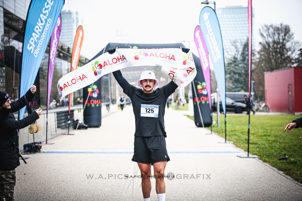 ..... | Linz, AUSTRIA,14. Dezember 25, ALOHA WINTERLAUF DEZEMBER 25 , Image shows: Photo: WAPICS / Andreas Willdoner