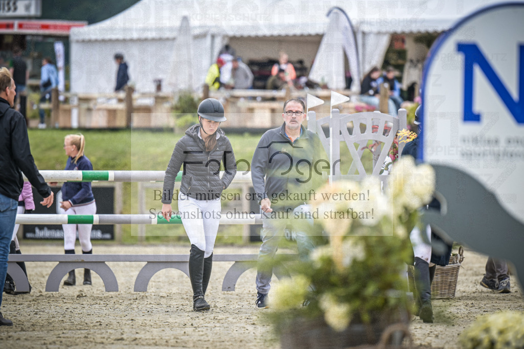 DOS_0057-Son | Entdecke hochwertige Reitturnierfotos von Foto Oger. Professionell, emotional und authentisch – jetzt Lieblingsmomente im Shop bestellen.Deutschlandweite Turnierfotografie. - Realisiert mit Pictrs.com