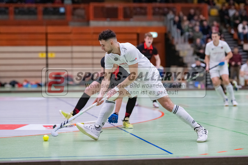 HK_20230113_102761 | 1. Bundesliga ( Halle ) Herren Crefelder HTC - DSD Düsseldorf am 13.1.2023 Crefelder HTC  ( CHTC ) Halle Glockenspitz , Krefeld , Bachmann Lucas Maximilian ( Crefelder HTC #15 )