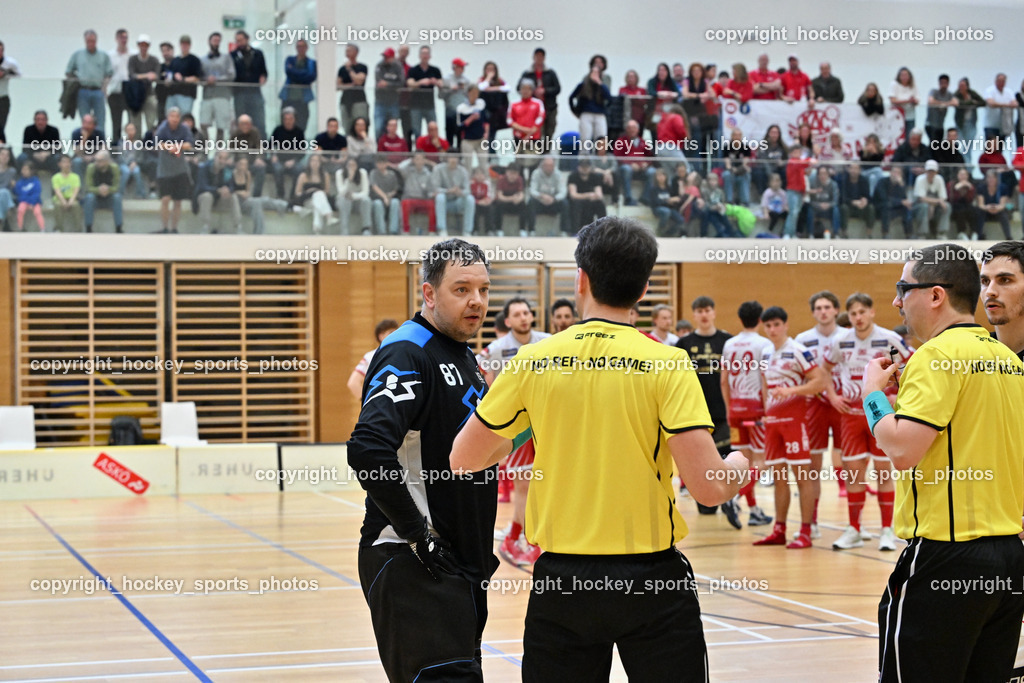 VSV Unihockye vs. KAC Floorball | #87 Timmo Taurer VSV Unihockey, Christoph Gruber, Alexander Gruber, Referees, VSV Unihockye vs. KAC Floorball, VSV Unihockye vs. KAC Floorball am 13.04.2025 in Villach (Ballspielhalle St. Martin), Austria, (Photo by Bernd Stefan)