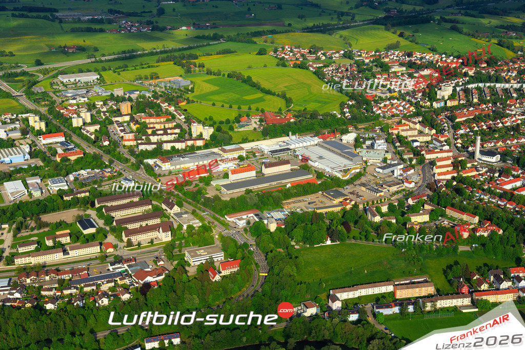 Die Luftaufnahme der Stadt Kempten Allgäu wurde vom UL-Flugzeug heraus erstellt ( keine Drohne )- hohe Auflösung für beste Qualität