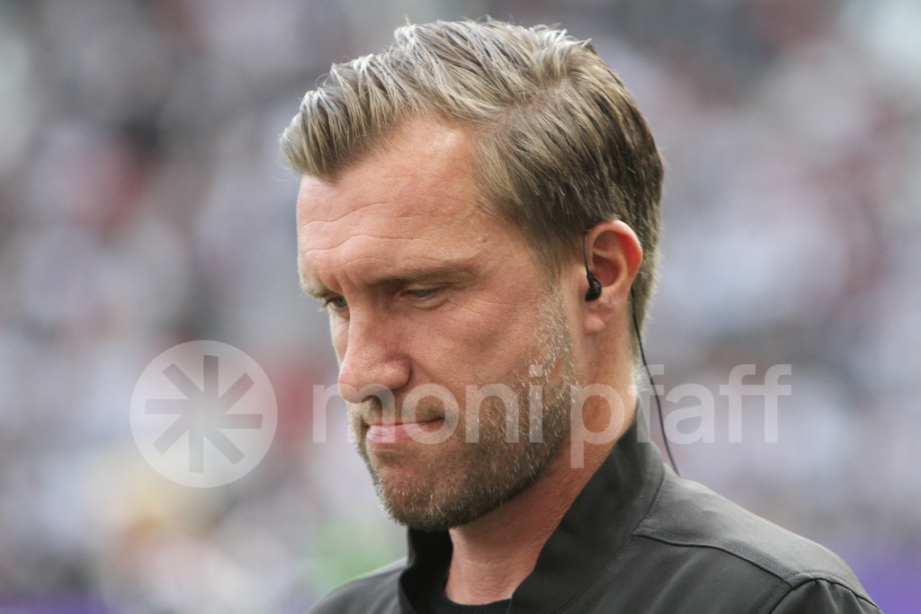 Markus Krösche Sportvorstand Eintracht Frankfurt | Online-Shop | monipfaff.de - Realisiert mit Pictrs.com