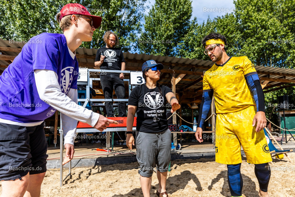 2025-200079517-Strandvölkerball-WM_1 |  23.08.2025; Berlin Foto: Gerold Rebsch - www.beachpics.de