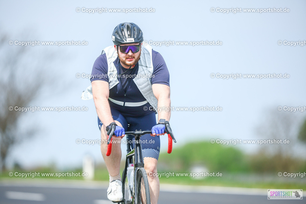 297_TRA57420 | Neusiedlersee Radmarathon 2026@sportshot_your_pictrs #yourpictures#roadtowm2029 #nrm #neusiedlerseeradmarathon #neusiedlersee #neusiedlerseetourismus #burgenland #mörbisch #nrm26 #burgenlandtourismus #voglundco #poweredbyburgenlandtourismus #radsport #rad #marathon #ucigranfondo #visitburgenland #ucigranfondoworldseries