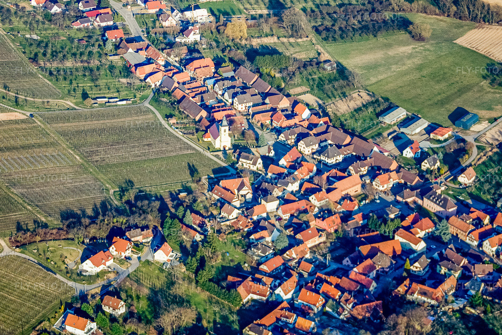 Luftbild: Ortsansicht von Westen in Rott im Bundesland Bas-Rhin in Frankreich. – Foto: IMG_17486.jpg vom 21.03.2009 durch Werner Riehm/FLY-FOTO.de – Auflösung des Originals: 3480 x 2320 px