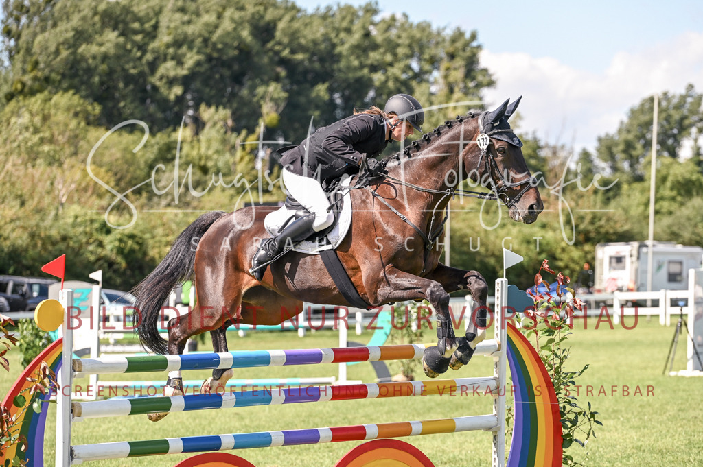 Schugtsche-Düren.2024-09.Springprf.L-116 | Schugtsche Fotografie - Realisiert mit Pictrs.com