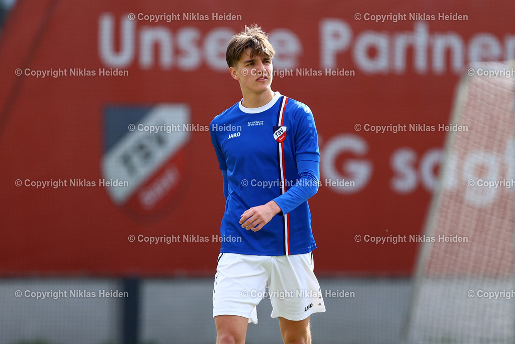 NH_TSVSasel_FCSuederelbe_OberligaHamburg_03042026 | #8 Nick Hoffmann (TSV Sasel)Fußball I Herren I Gamesright Oberliga Hamburg I Saison 2025-2026  I 18. Spieltag I TSV Sasel - FC Süderelbe I 03.04.2026 I Sportplatz Parkweg