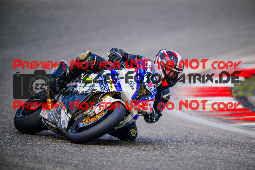 MaZZes_FotoMatrix_240910_6007705_7210 | WEISS