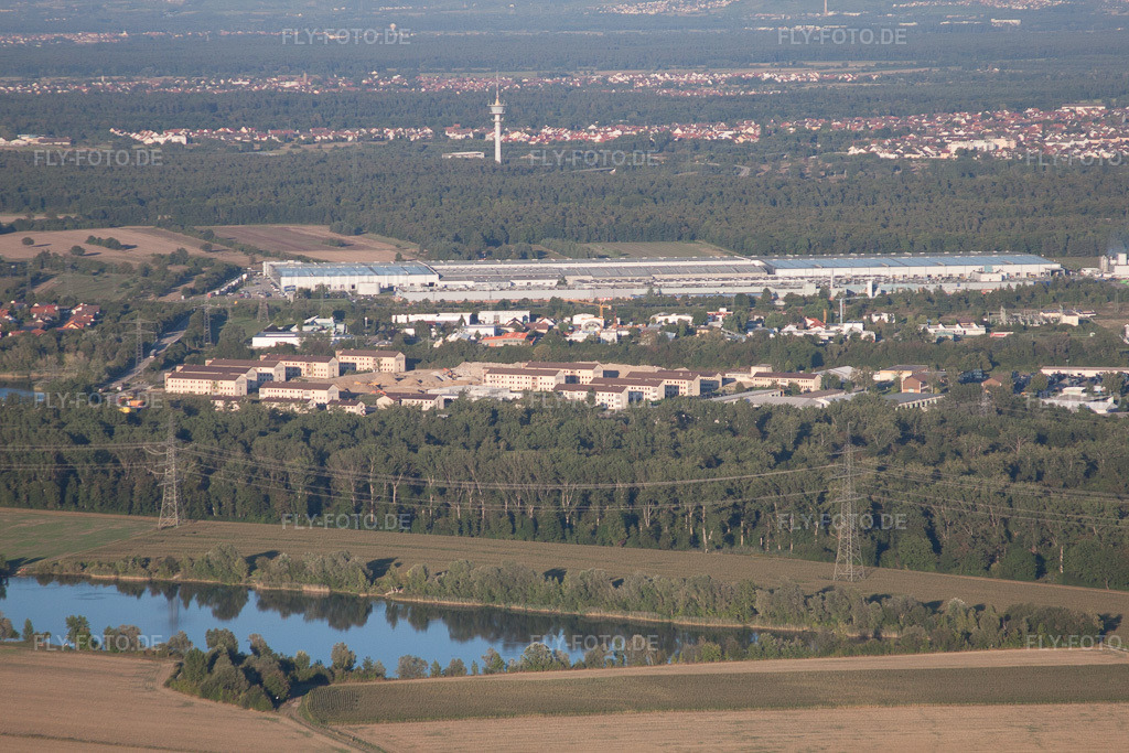 Luftbild: ehemalige Salmkaserne und Goddyear von Süden in Philippsburg im Bundesland Baden-Württemberg in Deutschland. Foto: IMG_59684.jpg vom 04.09.2013 durch Werner Riehm/FLY-FOTO.de