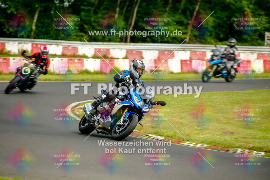 VBK-4582 | Hier findet Ihr Bilder von Touristenfahrten auf der Nürburgring Nordschleife oder von anderen Veranstaltungen die ich besucht habe. Viel Spass beim Durch Schauen 