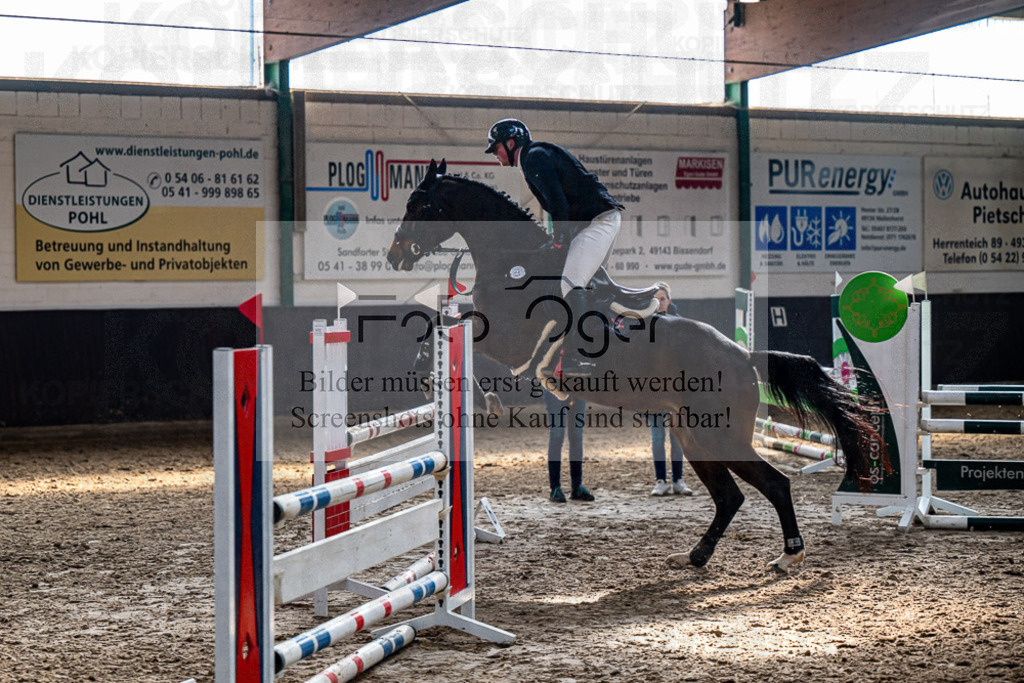 20240308-DOS_3371 | Entdecke hochwertige Reitturnierfotos von Foto Oger. Professionell, emotional und authentisch – jetzt Lieblingsmomente im Shop bestellen.Deutschlandweite Turnierfotografie. - Realisiert mit Pictrs.com