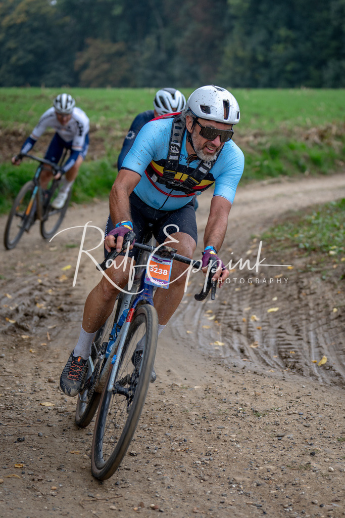 Ralf Eppink Photography 20251011_DSC02011 | Sportfotografie, Eventfotografie, Porträtfotografie, Radsport Fotograf, Triathlon Fotograf, Düsseldorf Fotograf, Köln Fotograf, Actionfotografie, Teamfotografie, Peoplefotografie, Business Portraits, Veranstaltungsfotografie, Reportagefotografie - Realisiert mit Pictrs.com