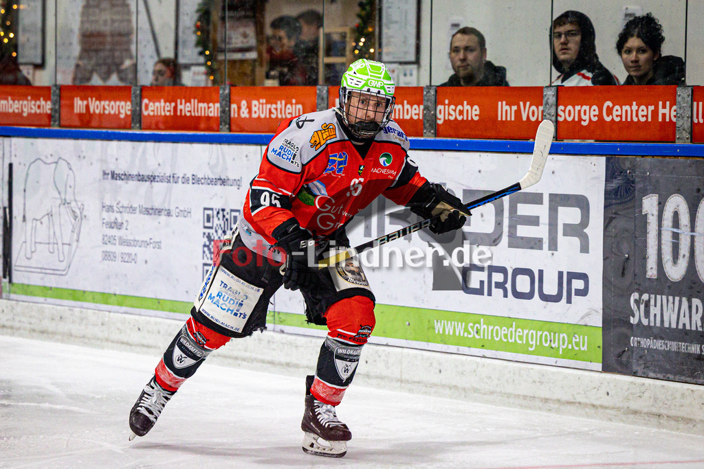 TSV Peißenberg MINERS gegen ERSC Amberg Wild Lions | Eishockey Bayernliga Herren Vorrunde 2024/25, TSV Peißenberg MINERS gegen ERSC Amberg Wild Lions, 20241229,Moritz BIRKNER (MINERS 95) in Aktion, Freisteller,2024-12-29 in Peißenberg (Eisstadion Peißenberg)Moritz BIRKNER (MINERS 95)Copyright: WolfgangxLindner foto-lindner.de