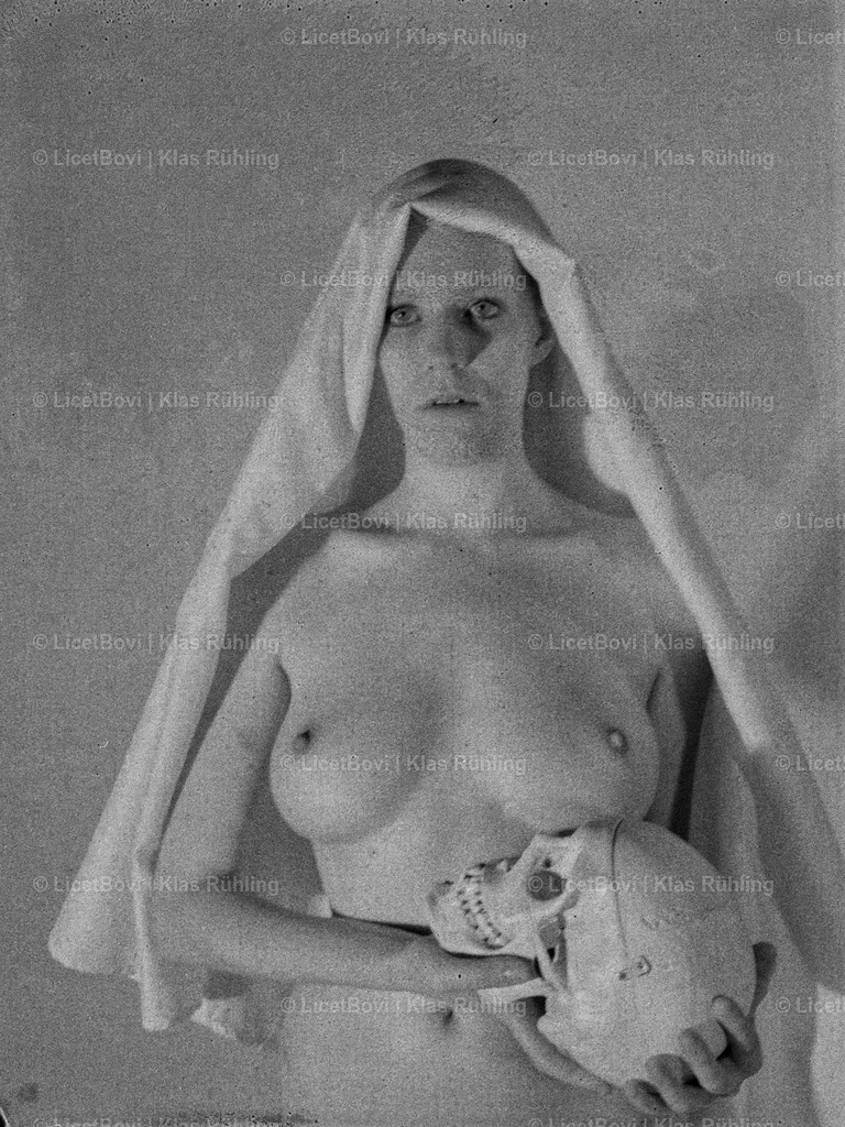 Dolorosa 1 | Fuji FP-3000B Negative Scan, 2014with BlodysnoopyRecommended material: Alu-Dibond Brush-finished - Realisiert mit Pictrs.com