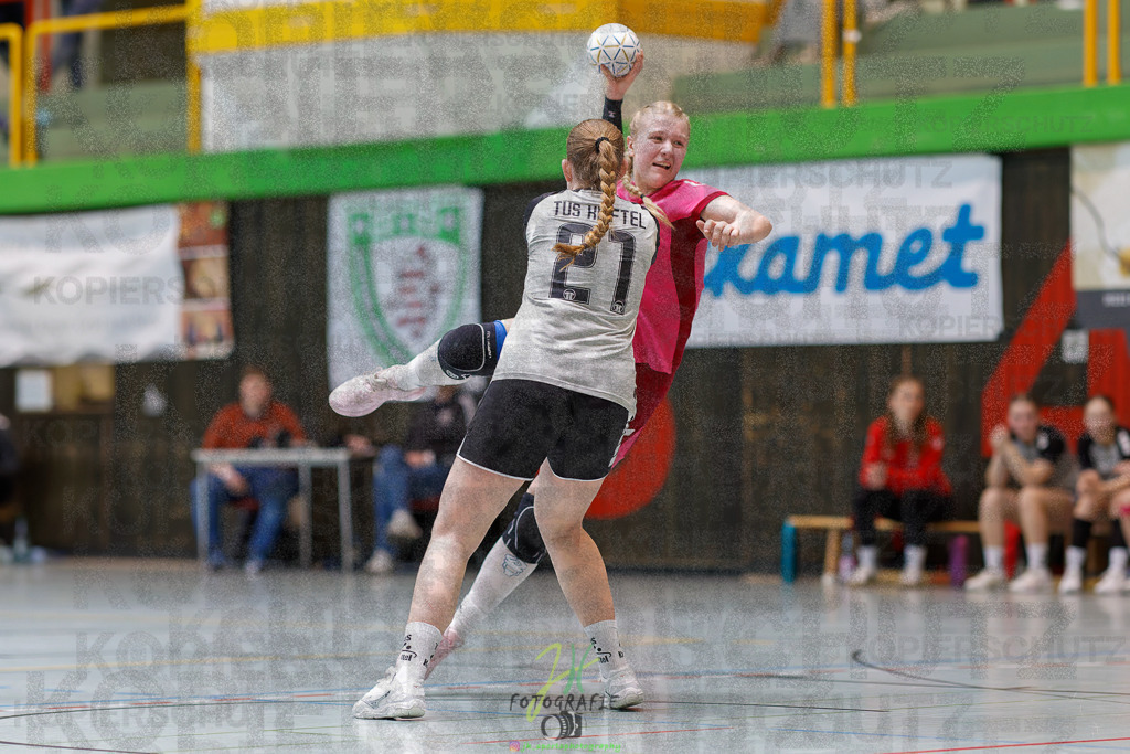 Hessenmeisterschaft wJC - Spiel um Platz 3; TuS Kriftel - SG Schenklengsfeld | Hessenmeisterschaft wJC - Spiel um Platz 3; TuS Kriftel - SG Schenklengsfeld am 22.03.2025 in Biedenkopf (Sporthalle Lahntalschule)Photo © 2025 - Jörg Heinrich - Realisiert mit Pictrs.com