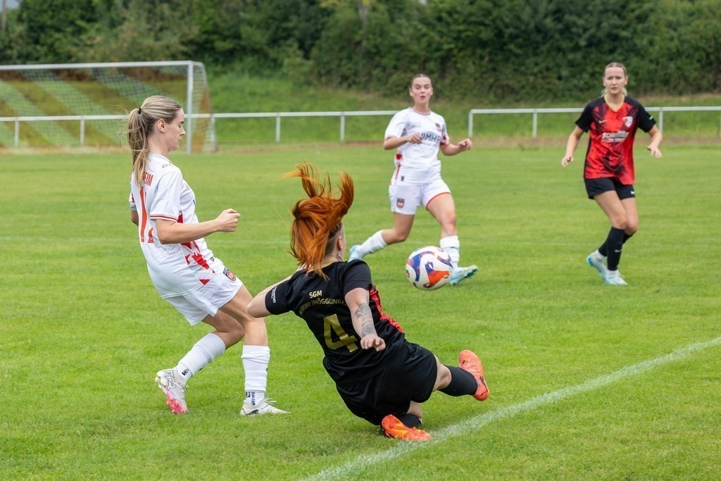 Fußball I FRAUEN I Saison 2025-2026 I Freundschaftsspiel I SGM Alfdorf-Mögglingen - 1FC Heidenheim 1846 I_250817_8845 | Fotopresso – Sportfotografie in Heidenheim & Umgebung. Professionelle Sportfotografie für unvergessliche Momente. Dynamische Action-Shots, emotionale Szenen & hochwertige Bilder. - Realisiert mit Pictrs.com