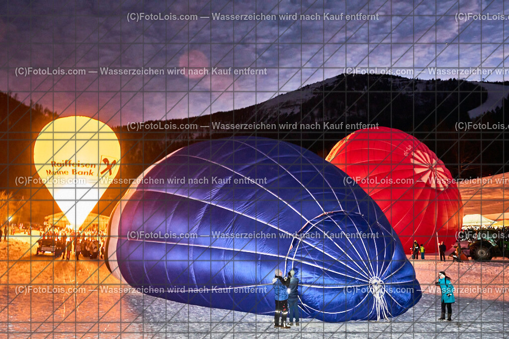 ALP4918_Nacht der Ballone_Ballonclub Oetscherland | NACHT DER BALLONE in Lackenhof am Ötscher, Sa 28. Dezember 2024.Mit einer Schauübung der Bergrettung Lackenhof, dem Ballonclub Ötscherland und den Gaminger Ötscherteufeln unter Zusammenarbeit mit der FF Lackenhof, dem Musikverein, dem Pensionistenverband, dem CampingClub, der Schirmbar und Konditorei Czihak, der Fuchswaldhütte und der Pizzeria Venezia, die für die Verköstigung sorgten, sowie der Ötscherliftgesellschaft, der Gemeinde Gaming und dem Ötscher-Tourismusverband.