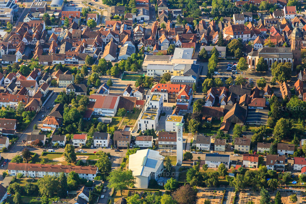 Luftbild: zwischen Goethe- und Marktstr in Kandel im Bundesland Rheinland-Pfalz in Deutschland. Foto: IMG_109639.jpg vom 31.07.2018 durch Werner Riehm/FLY-FOTO.de