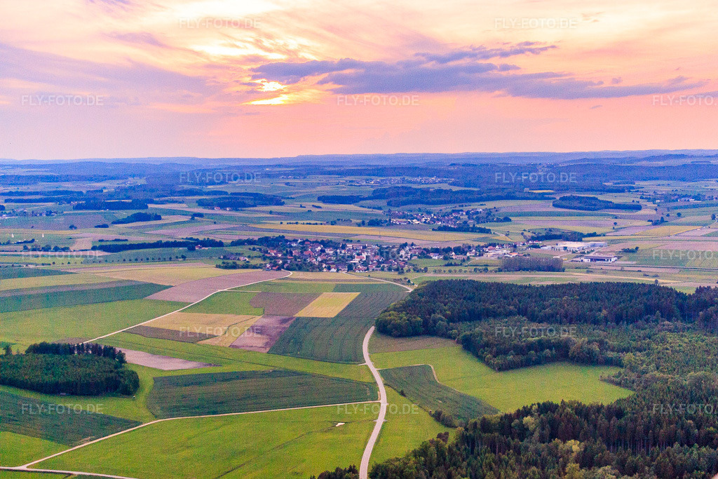 Luftbild: Ortsansicht von Osten im Ortsteil Krumbach in Sauldorf im Bundesland Baden-Württemberg in Deutschland. Foto: IMG_57737.jpg vom 08.06.2013 durch Werner Riehm/FLY-FOTO.deAuflösung des Originals: 4539 x 3026 px