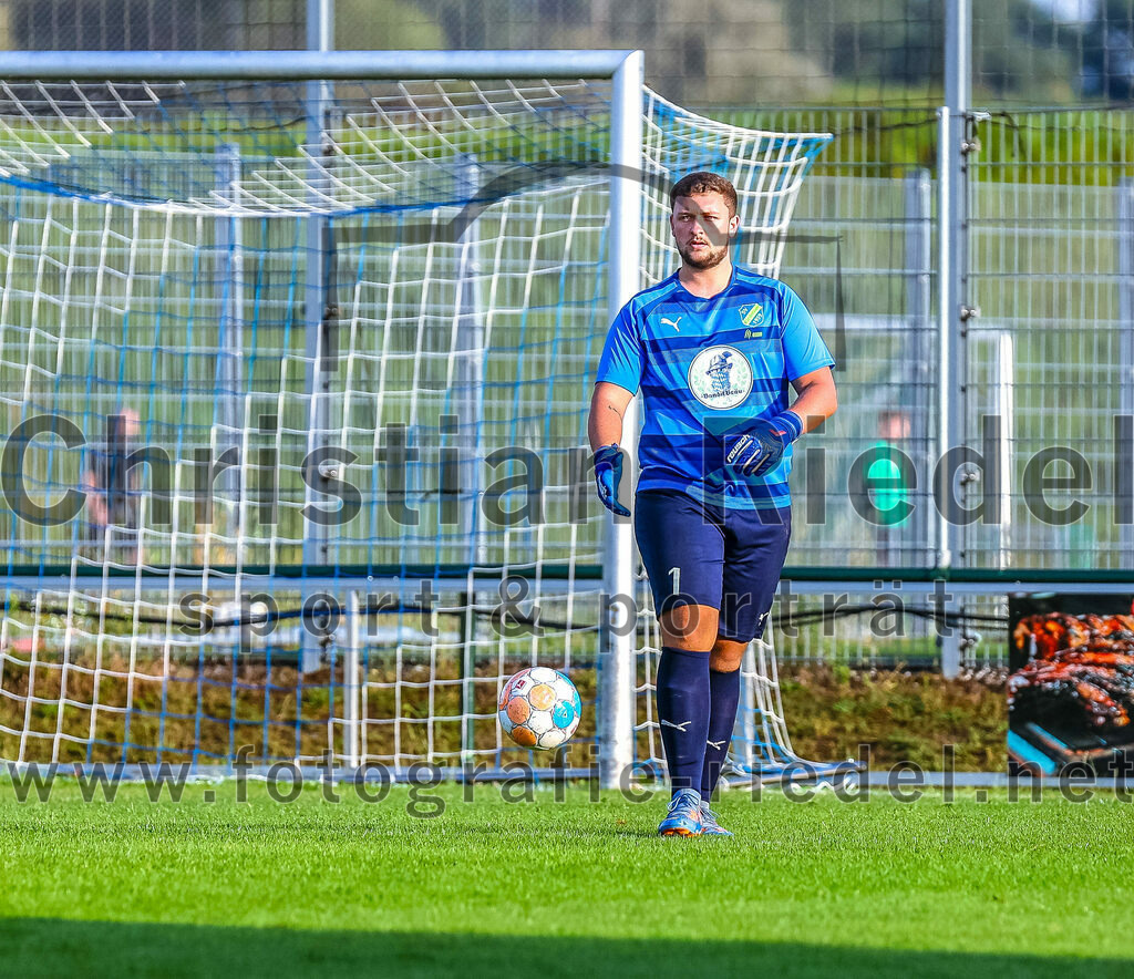 2023-07-25_072_FC_Langengeisling_III_gegen_SV_Riedmoos_III | Erding, Deutschland, 25.07.2023:
Fußball, C-Klasse 2023 / 2024, Testspiel, FC Langengeisling III gegen SV Riedmoos e.V. 1959 III, Endergebnis: 3:5

Foto: Christian Riedel / fotografie-riedel.net