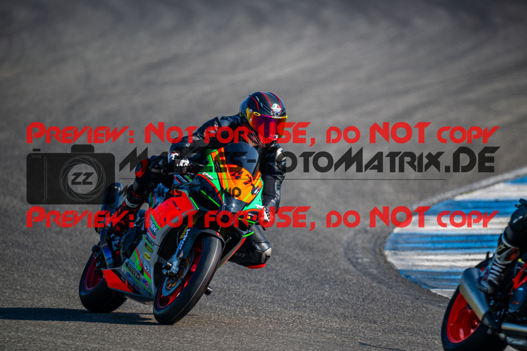 MaZZes_FotoMatrix_240520_6007705_1821 | ROT