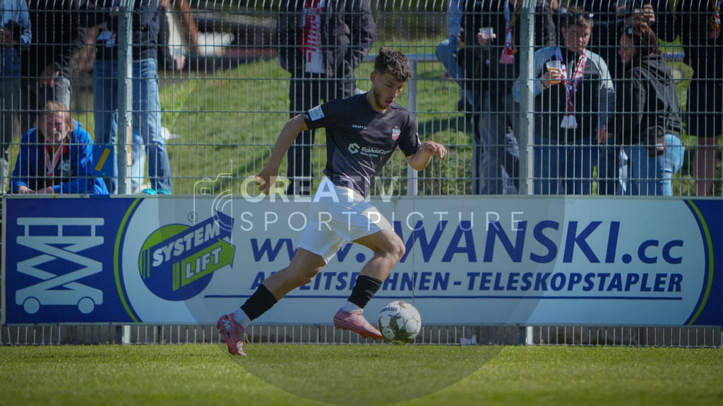 FFußball, Herren, Saison 2025/2026, Regionalliga Nordost, 31. Spieltag, FSV 63 Luckenwalde vs. FSV Zwickau, Sonntag 26.04.2026, Werner-Seelenbinder-Stadion Luckenwalde | Fußball, Herren, Saison 2025/2026, Regionalliga Nordost, 31. Spieltag, FSV 63 Luckenwalde vs. FSV Zwickau, Sonntag 26.04.2026, Werner-Seelenbinder-Stadion Luckenwalde, Im Bild: Till Jacobi (Zwickau) - Realisiert mit Pictrs.com