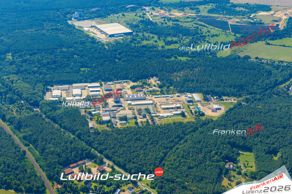 Schöne Luftaufnahme als Geschenk in Techentin Industriegelände Ludwigslust - Die Luftbildaufnahme wurde 2025 vom UL-Flugzeug heraus erstellt ( keine Drohne ) - Hochauflösende Luftaufnahme -Nicht vergleichbar mit Google Maps oder Satelittenbilder- Die Geschenkidee !Mit Lizenz und Bildrechte bestellbar