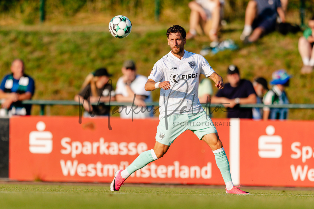 Testspiel, Saison 2026/27: SC Preußen Münster - Kickers Emden | Billerbeck, 10.07.2026: Testspiel, SC Preußen Münster gegen Kickers Emden auf der Anlage des DJK Billerbeck in Billerbeck. Foto: sportfotografie.ms | Markus Paletta - Realisiert mit Pictrs.com