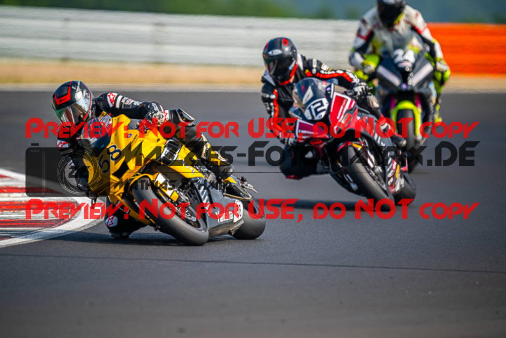 MaZZes_FotoMatrix_220626_6361 | PROSUPERSTOCK