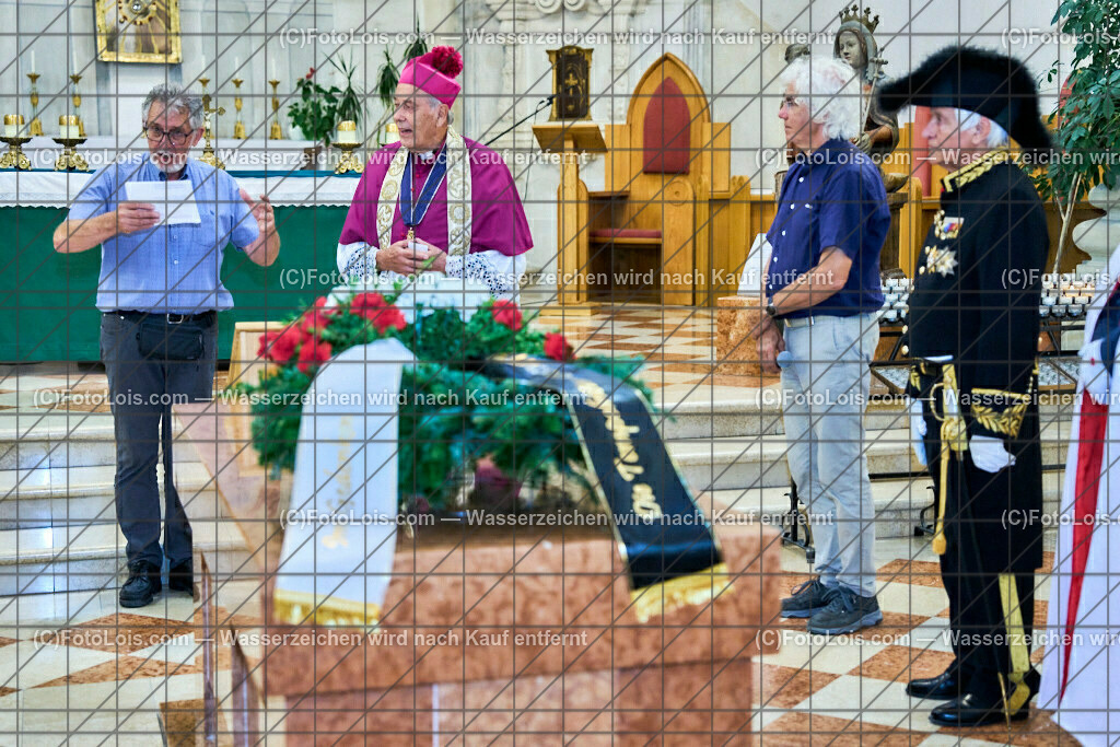 ALP3780_Jeanne de Ferrette_Kranzniederlegung_Walgenwitz-Enichlmayr | (C)FotoLois.com, Alois Spandl, 700stes Hochzeitsjubiläum - Albrecht II. mit Johanna von Pfirt in Thann (FR) im März 2024. Empfang des Organistionskommitees aus der Region Ferrette (Pfirt)/Thann aus dem Elsass mit Empfang durch die Stadtgemeinde und Bezirkshauptmannschaft Scheibbs im Schloss Scheibbs und anschließender Kranzniederlegung in der Kartausenkirche über der Krypta des Gründerehepaares durch Mitglieder des Templer Ordens im Beisein von Mitgliedern der Goldhaubengruppen, Fr 22. September 2023.