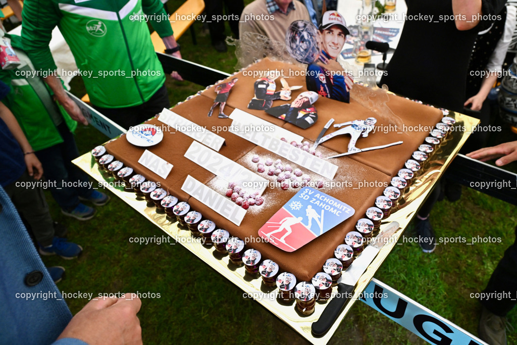 Empfang Daniel Tschofenig | Tschofenig Torte, Empfang Daniel Tschofenig, Empfang Daniel Tschofenig am 10.05.2025 in Hohenthurn (Mehrzweckhaus Hohenthuurn), Austria, (Photo by Bernd Stefan)