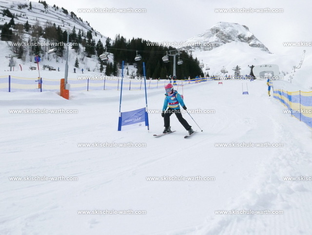 Mailin (1) | Photos von der Skischule Warth - Realisiert mit Pictrs.com