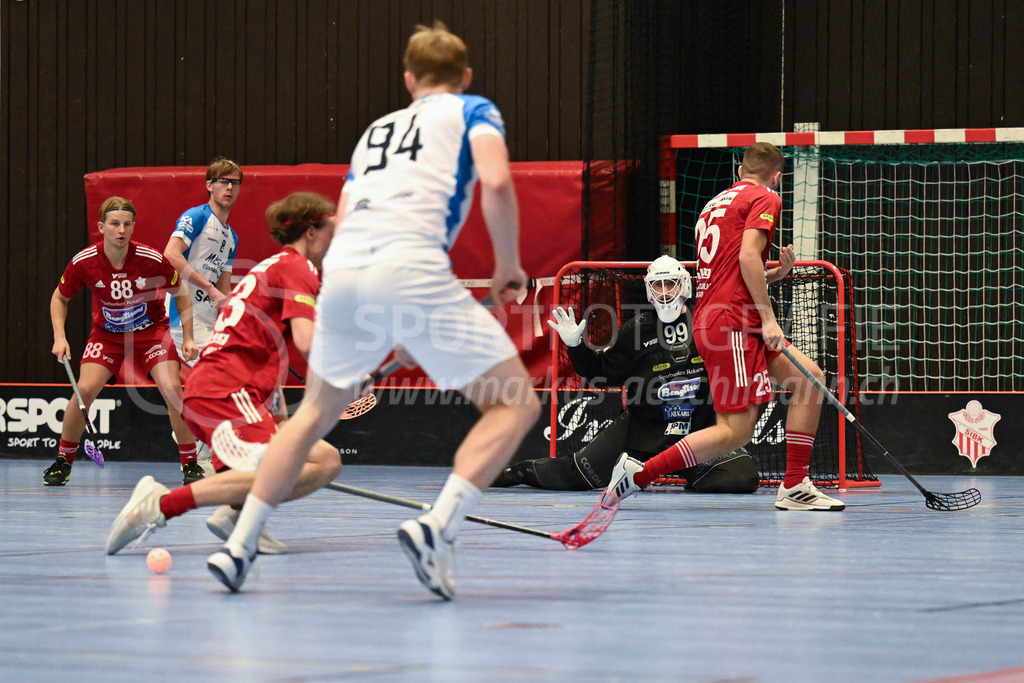 Strängnäs IBK vs FBC Kalmarsund Ungdom - 6. =January= 2024 | Strängnäs IBK vs FBC Kalmarsund Ungdom
Thomas Arena, Strängnäs
Oskar-Viking Tjärnberg (#99 Strängnäs IBK)
Bild: Sportfotografie Markus Aeschimann | www.markus-aeschimann.ch - Realisiert mit Pictrs.com