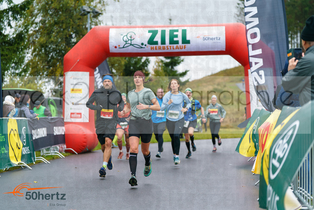 50Hertz-Zielbilder Herbstlauf | Rennsteig-Herbstlauf am 5. Oktober 2025 - Neuhaus/Rwg. nach Masserberg
